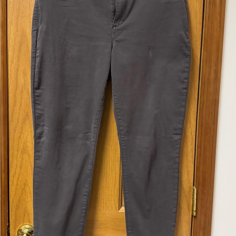 Maurices Women’s Charcoal Grey Skinny Jeans size large